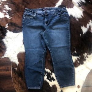 Bundle 2 get 1 free all jeans!